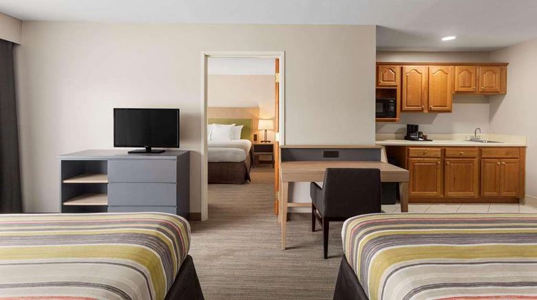<b>Country Inn & Suites by Radisson Suite</b>. Images powered by <a href="https://iceportal.shijigroup.com/" title="IcePortal" target="_blank">IcePortal</a>.