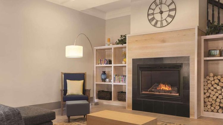 Country Inn & Suites Billings Lobby