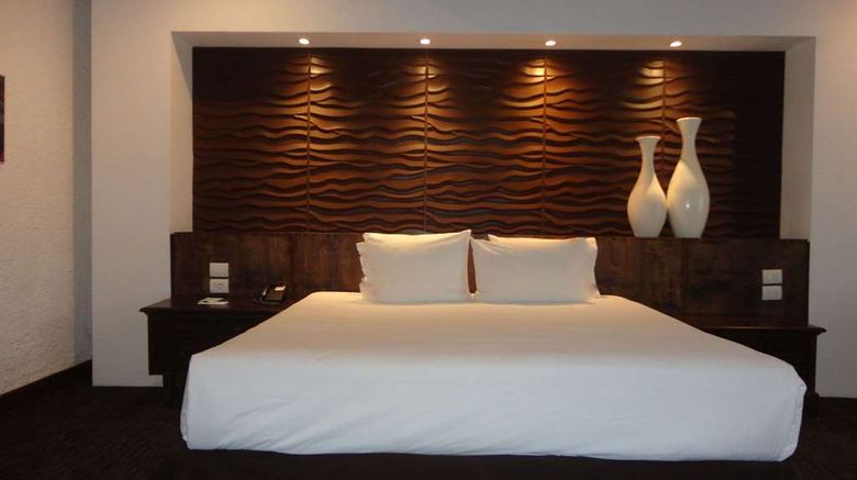 <b>Radisson Hotel Tapatio Guadalajara Room</b>. Images powered by <a href="https://iceportal.shijigroup.com/" title="IcePortal" target="_blank">IcePortal</a>.