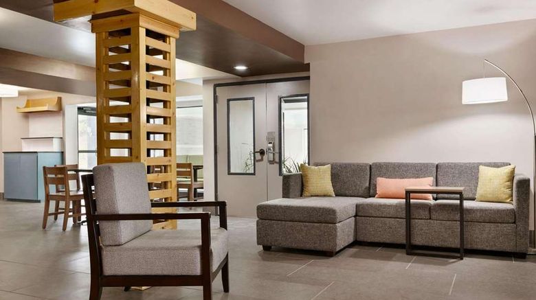 <b>Country Inn & Suites Roanoke Rapids NC Lobby</b>. Images powered by <a href="https://iceportal.shijigroup.com/" title="IcePortal" target="_blank">IcePortal</a>.