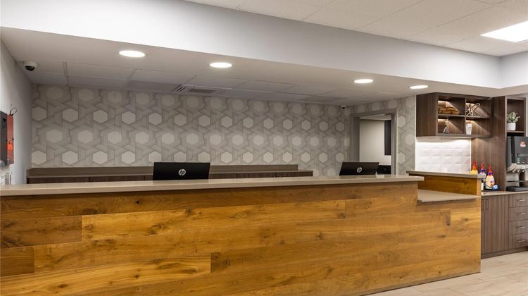 Country Inn & Suites Lake Norman Huntersville Lobby
