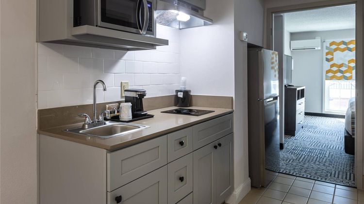 Country Inn & Suites Lake Norman Huntersville Suite
