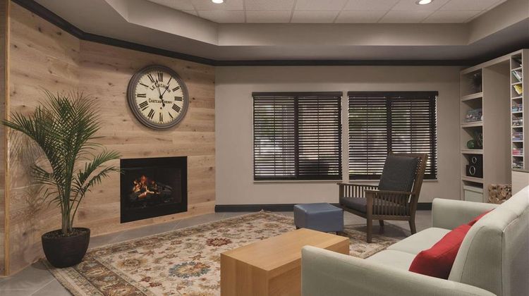Country Inn & Suites Raleigh-Durham Airport Lobby