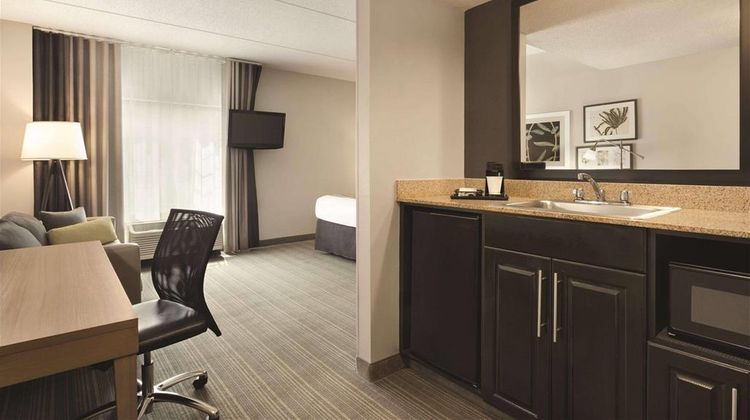 Country Inn & Suites Raleigh-Durham Airport Suite