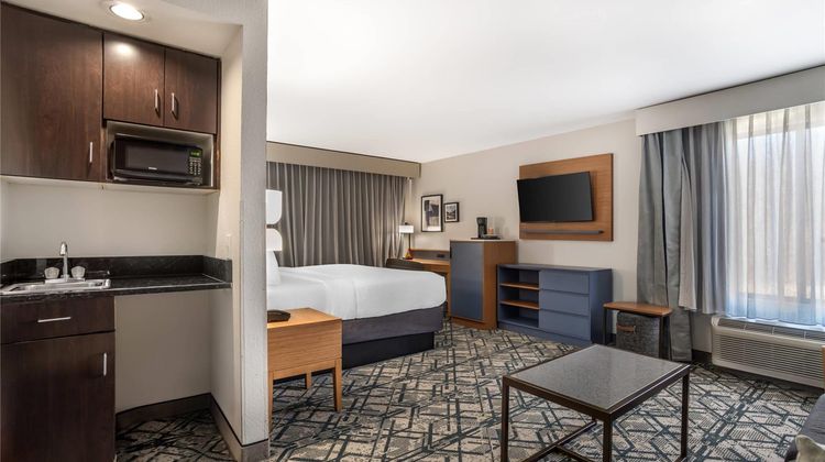 Country Inn & Suites Shelby Suite