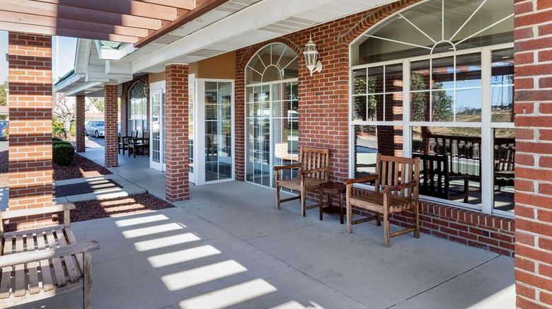 <b>Country Inn & Suites Lumberton Exterior</b>. Images powered by <a href="https://iceportal.shijigroup.com/" title="IcePortal" target="_blank">IcePortal</a>.