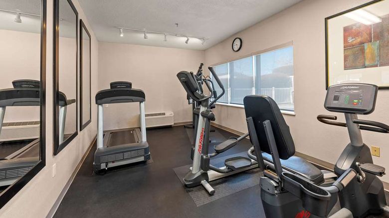<b>Country Inn & Suites Asheville Health</b>. Images powered by <a href="https://iceportal.shijigroup.com/" title="IcePortal" target="_blank">IcePortal</a>.
