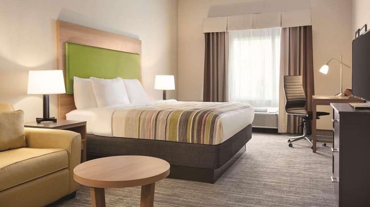 Country Inn & Suites Greensboro Suite