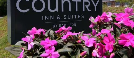 Country Inn & Suites Charlotte I-85 Airport Exterior