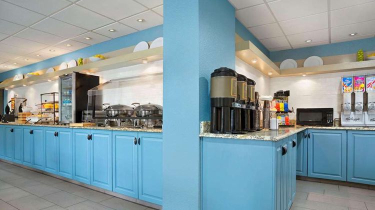 Country Inn & Suite Charlotte University Restaurant
