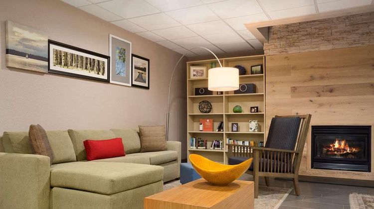 Country Inn & Suite Charlotte University Lobby