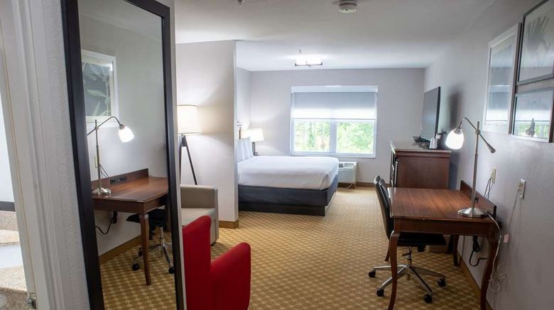 <b>Country Inn & Suites Wilmington Suite</b>. Images powered by <a href="https://iceportal.shijigroup.com/" title="IcePortal" target="_blank">IcePortal</a>.