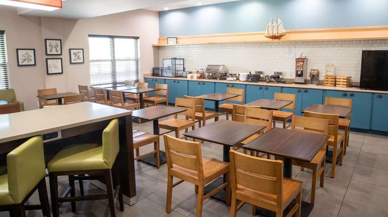 <b>Country Inn & Suites Wilmington Restaurant</b>. Images powered by <a href="https://iceportal.shijigroup.com/" title="IcePortal" target="_blank">IcePortal</a>.