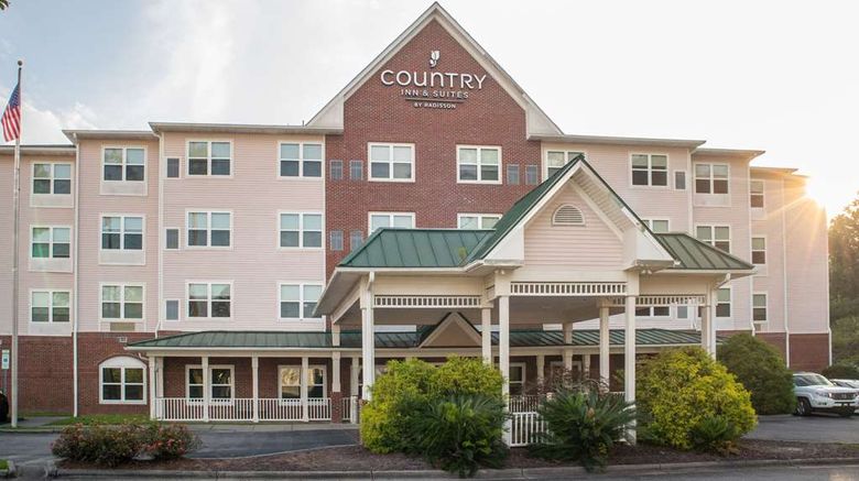 <b>Country Inn & Suites Wilmington Exterior</b>. Images powered by <a href="https://iceportal.shijigroup.com/" title="IcePortal" target="_blank">IcePortal</a>.