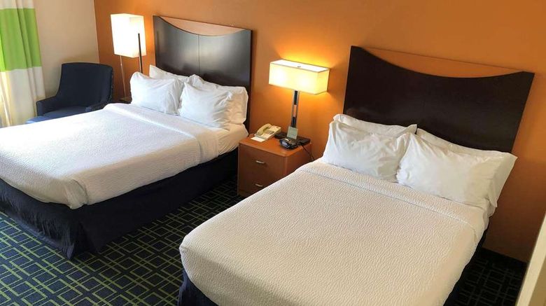 <b>Country Inn & Suites Fayetteville I-95 Room</b>. Images powered by <a href="https://iceportal.shijigroup.com/" title="IcePortal" target="_blank">IcePortal</a>.