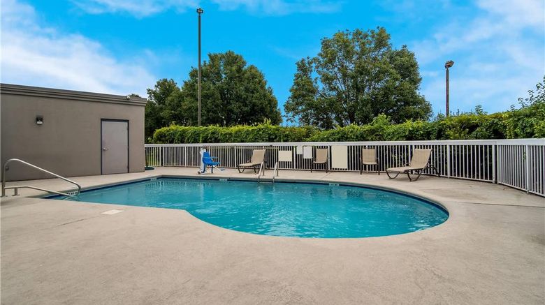 <b>Country Inn & Suites Goldsboro Pool</b>. Images powered by <a href="https://iceportal.shijigroup.com/" title="IcePortal" target="_blank">IcePortal</a>.