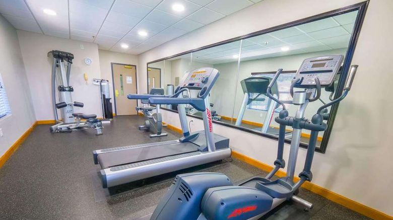 <b>Country Inn & Suites Burlington Elon Health</b>. Images powered by <a href="https://iceportal.shijigroup.com/" title="IcePortal" target="_blank">IcePortal</a>.