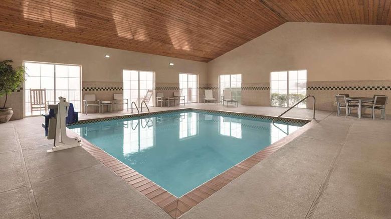 <b>Country Inn & Suites Boone Pool</b>. Images powered by <a href="https://iceportal.shijigroup.com/" title="IcePortal" target="_blank">IcePortal</a>.