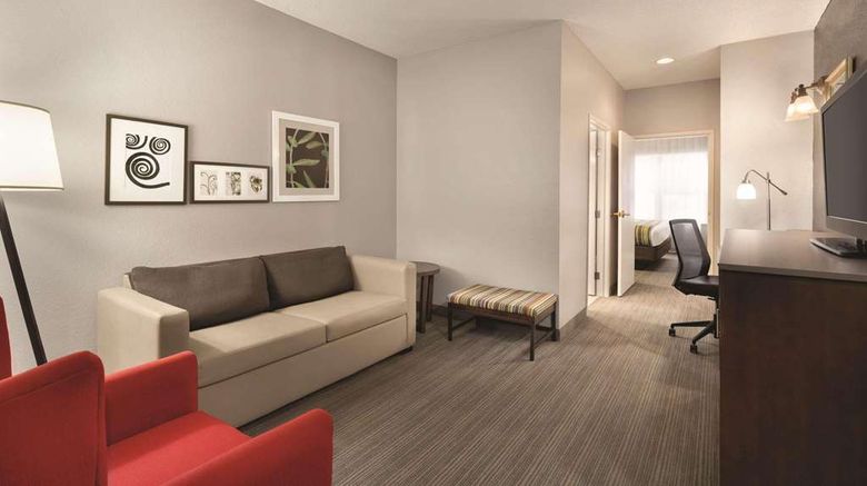 <b>Country Inn & Suites Boone Suite</b>. Images powered by <a href="https://iceportal.shijigroup.com/" title="IcePortal" target="_blank">IcePortal</a>.