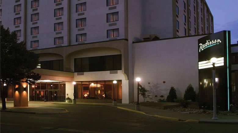 Radisson Hotel Bismarck Exterior. Images powered by <a href="https://iceportal.shijigroup.com" target="_blank" rel="noopener">Ice Portal</a>.