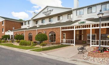 Country Inn & Suites Fargo