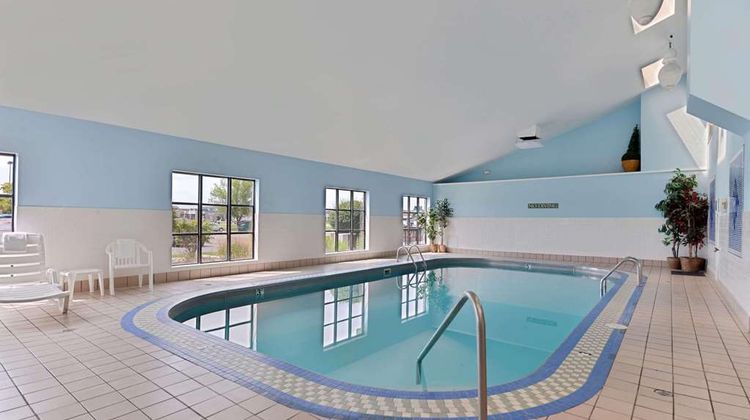 Country Inn & Suites Fargo Pool