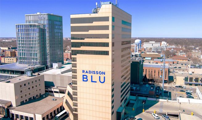 Radisson Blu Fargo Exterior