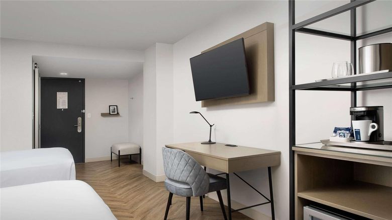 <b>Radisson Blu Fargo Room</b>. Images powered by <a href="https://iceportal.shijigroup.com/" title="IcePortal" target="_blank">IcePortal</a>.
