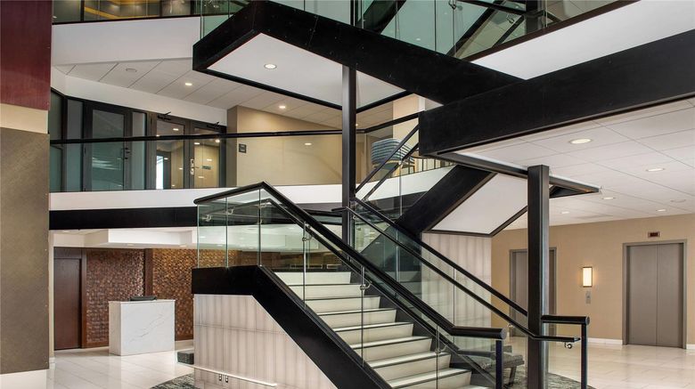 <b>Radisson Blu Fargo Lobby</b>. Images powered by <a href="https://iceportal.shijigroup.com/" title="IcePortal" target="_blank">IcePortal</a>.