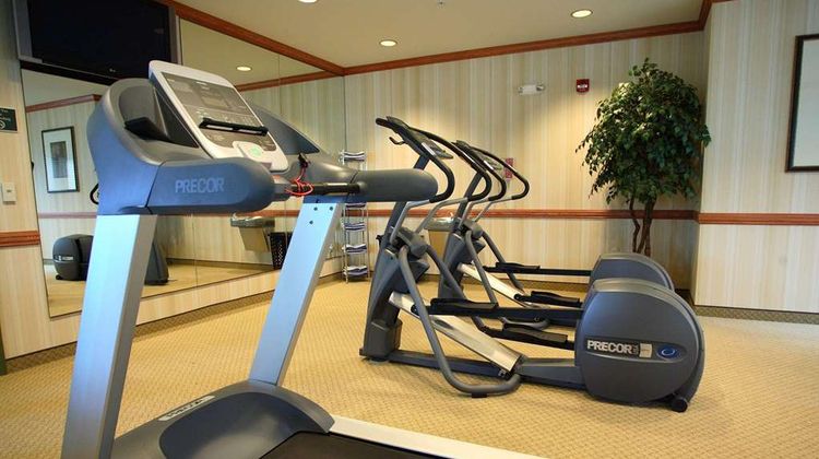 Country Inn & Suites Grand Forks Health