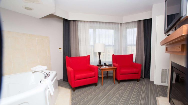 Country Inn & Suites Grand Forks Suite