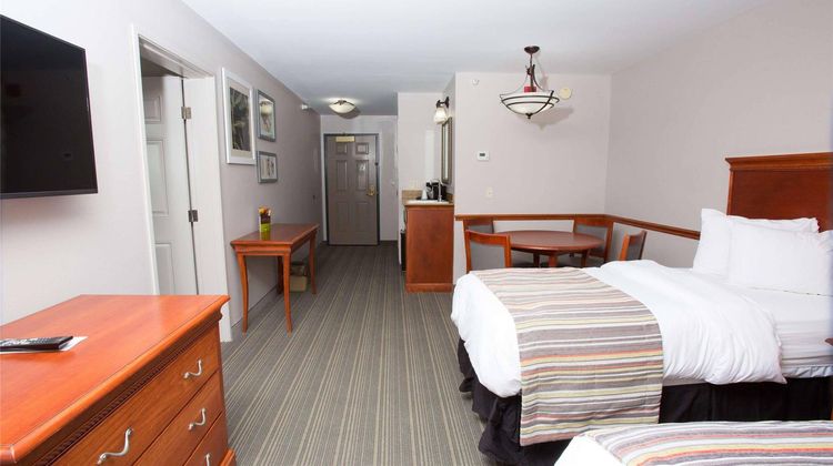 Country Inn & Suites Grand Forks Suite