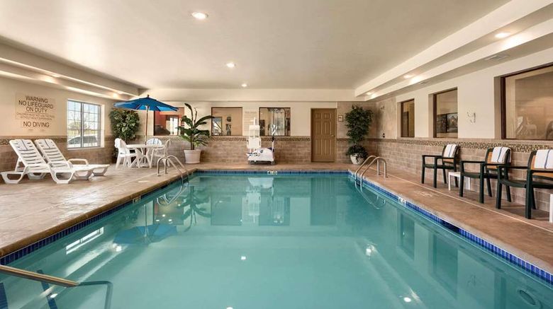 <b>Country Inn & Suites Minot Pool</b>. Images powered by <a href="https://iceportal.shijigroup.com/" title="IcePortal" target="_blank">IcePortal</a>.