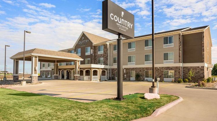 Country Inn & Suites Minot Exterior