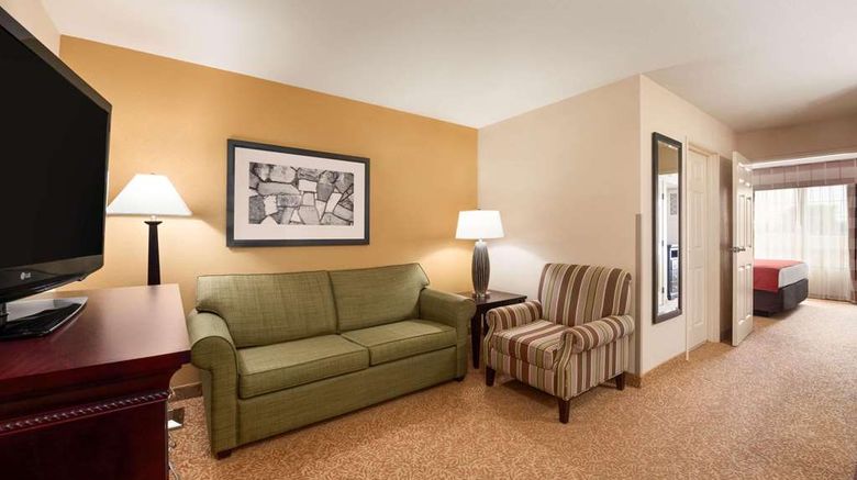 <b>Country Inn & Suites Minot Room</b>. Images powered by <a href="https://iceportal.shijigroup.com/" title="IcePortal" target="_blank">IcePortal</a>.