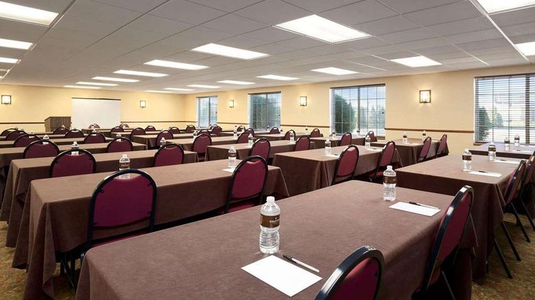 <b>Country Inn & Suites Bismarck Meeting</b>. Images powered by <a href="https://iceportal.shijigroup.com/" title="IcePortal" target="_blank">IcePortal</a>.