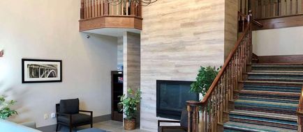 Country Inn & Suites Bismarck Lobby