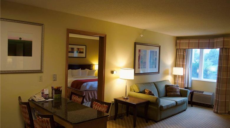 <b>Country Inn & Suites Lincoln North Suite</b>. Images powered by <a href="https://iceportal.shijigroup.com/" title="IcePortal" target="_blank">IcePortal</a>.