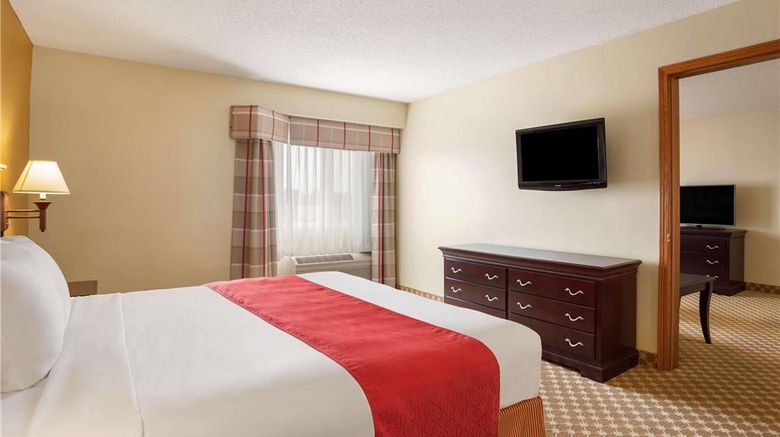 <b>Country Inn & Suites Lincoln North Suite</b>. Images powered by <a href="https://iceportal.shijigroup.com/" title="IcePortal" target="_blank">IcePortal</a>.