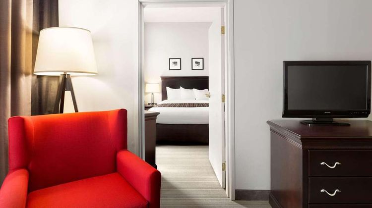 Country Inn & Suites Kearney Suite