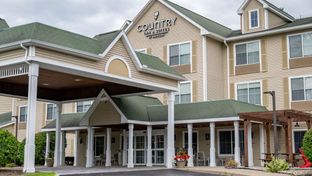 Country Inn & Suites Lake George Queensbury