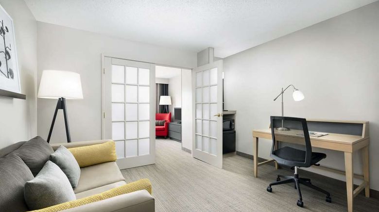 <b>Country Inn & Suites Big Flats Elmira Room</b>. Images powered by <a href="https://iceportal.shijigroup.com/" title="IcePortal" target="_blank">IcePortal</a>.