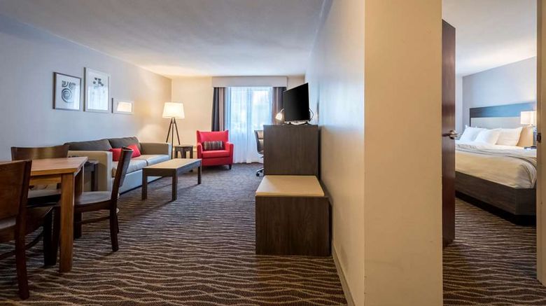 <b>Country Inn & Suites Rochester Pittsford Suite</b>. Images powered by <a href="https://iceportal.shijigroup.com/" title="IcePortal" target="_blank">IcePortal</a>.