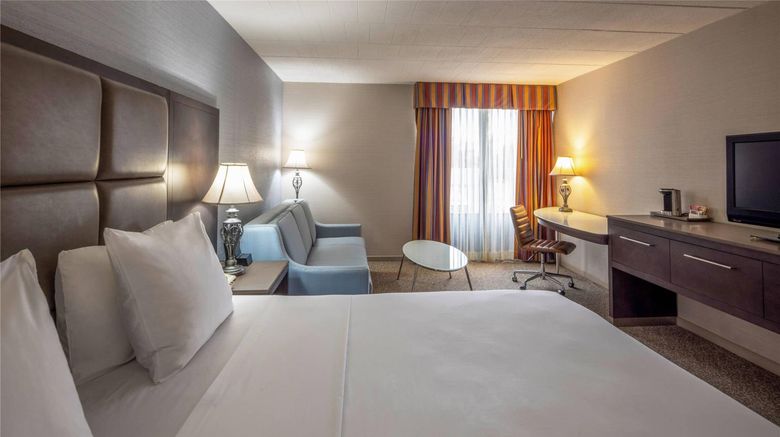 <b>Radisson Hauppauge Long Island Room</b>. Images powered by <a href="https://iceportal.shijigroup.com/" title="IcePortal" target="_blank">IcePortal</a>.