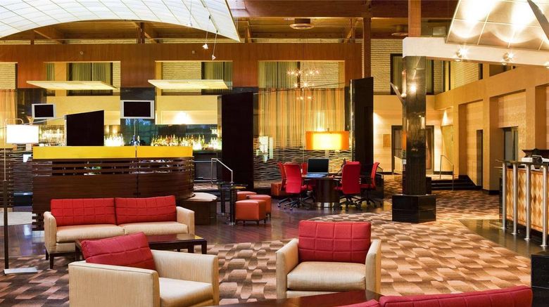 <b>Radisson Hauppauge Long Island Lobby</b>. Images powered by <a href="https://iceportal.shijigroup.com/" title="IcePortal" target="_blank">IcePortal</a>.
