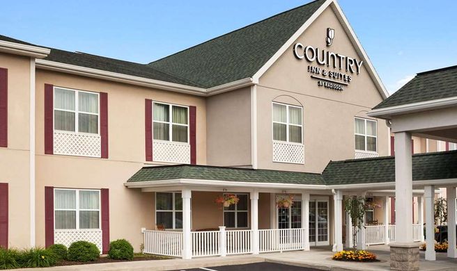 Country Inn & Suites Ithaca Exterior