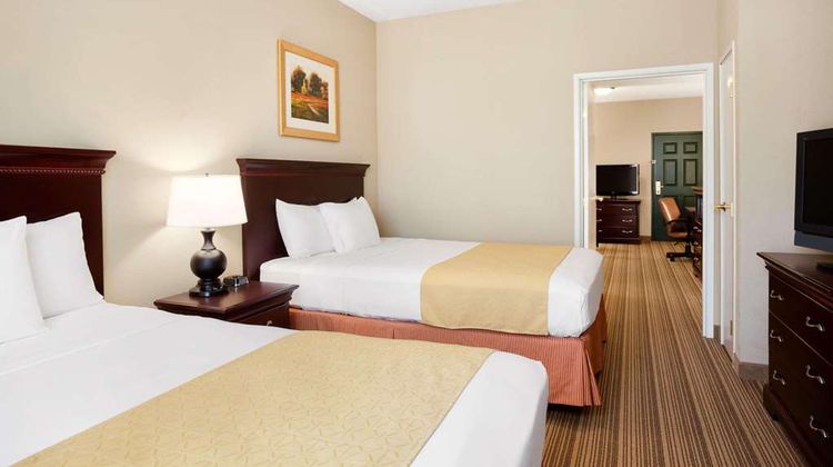 Country Inn & Suites Ithaca Suite