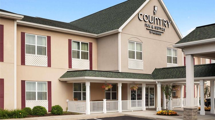 Country Inn & Suites Ithaca Exterior