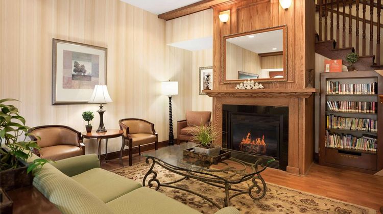 Country Inn & Suites Ithaca Lobby