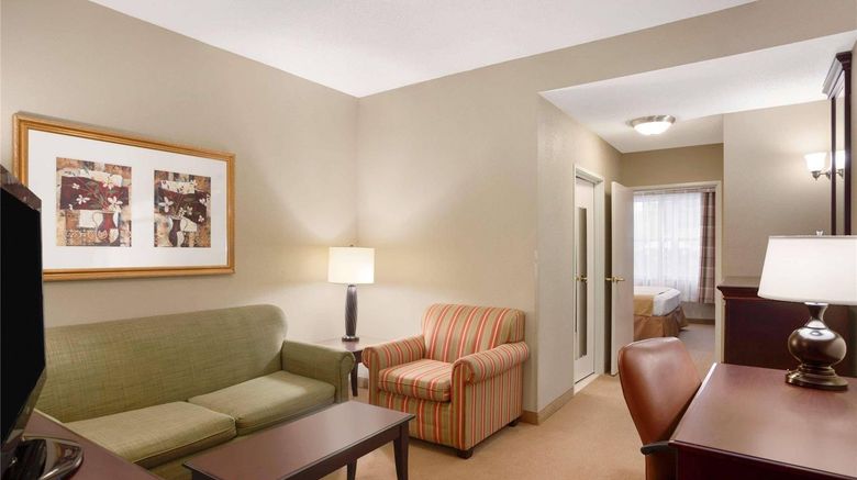 <b>Country Inn & Suites Ithaca Suite</b>. Images powered by <a href="https://iceportal.shijigroup.com/" title="IcePortal" target="_blank">IcePortal</a>.